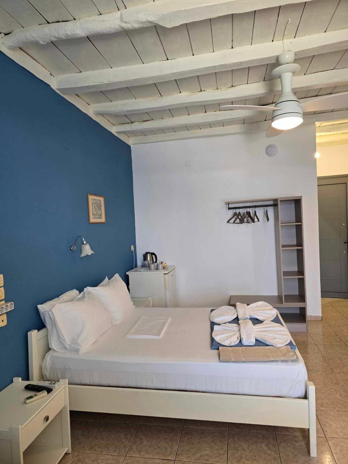 Faros Rooms Loutró Extérieur photo
